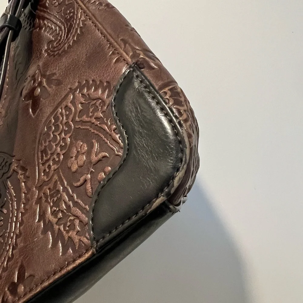 Vintage Paisley Tignanello Brown and Black Embossed Leather Shoulder Bag - Picture 6 of 6